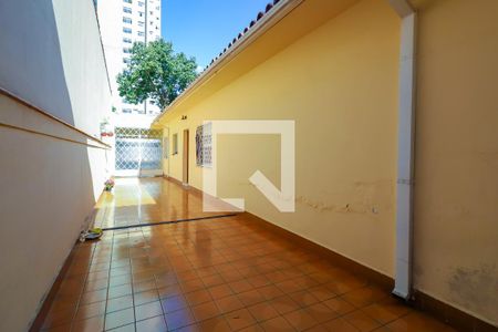 Casa à venda com 220m², 3 quartos e 7 vagas Casa à venda com 220m², 3 quartos e 7 vagasQuintal / Garagem