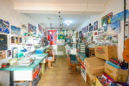 Casa à venda com 220m², 3 quartos e 7 vagas Casa à venda com 220m², 3 quartos e 7 vagasGaragem