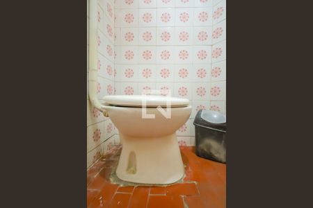 Casa à venda com 220m², 3 quartos e 7 vagas Casa à venda com 220m², 3 quartos e 7 vagasBanheiro de serviço