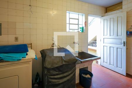 Casa à venda com 220m², 3 quartos e 7 vagas Casa à venda com 220m², 3 quartos e 7 vagasÁrea de Serviço