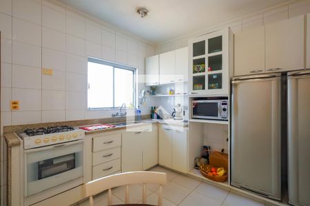 Casa à venda com 220m², 3 quartos e 7 vagas Casa à venda com 220m², 3 quartos e 7 vagasCozinha