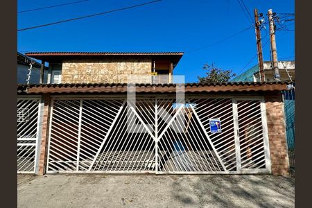 Casa à venda com 240m², 3 quartos e 6 vagasFachada