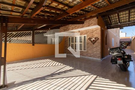 Casa à venda com 240m², 3 quartos e 6 vagasGaragem