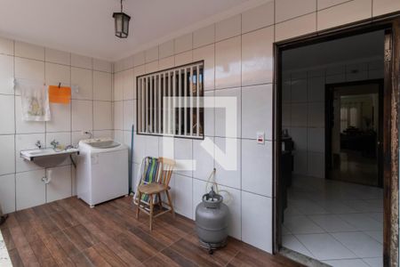 Casa à venda com 240m², 3 quartos e 6 vagasÁrea de Serviço