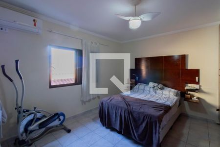 Casa à venda com 240m², 3 quartos e 6 vagasSuíte