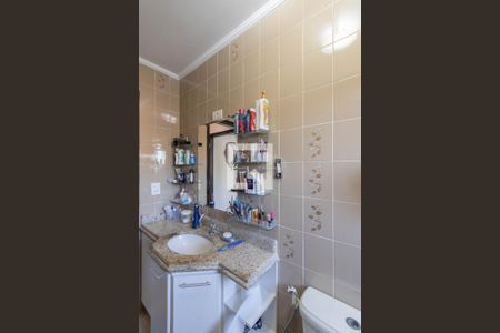 Casa à venda com 240m², 3 quartos e 6 vagasBanheiro da Suíte