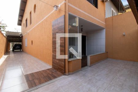 Casa à venda com 240m², 3 quartos e 6 vagasCorredor Lateral