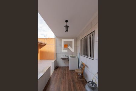 Casa à venda com 240m², 3 quartos e 6 vagasÁrea de Serviço