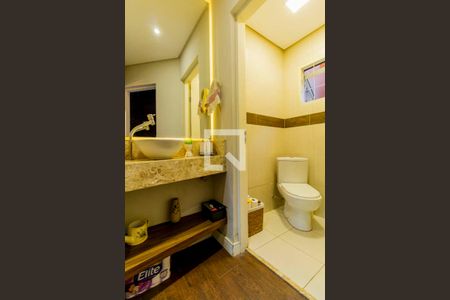 Casa à venda com 167m², 3 quartos e 3 vagas Casa à venda com 167m², 3 quartos e 3 vagasLavabo