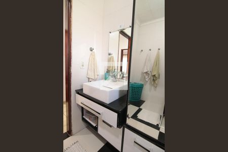 Casa à venda com 220m², 3 quartos e 4 vagasBanheiro