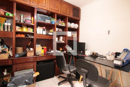 Casa à venda com 220m², 3 quartos e 4 vagasQuarto de Serviço