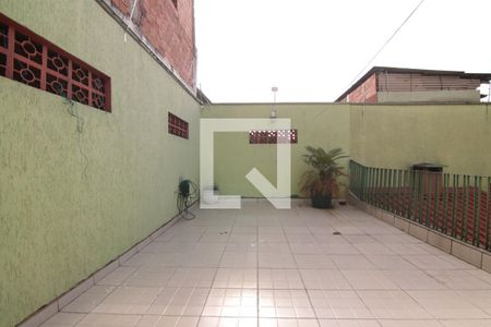 Casa à venda com 220m², 3 quartos e 4 vagasQuintal