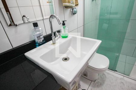 Casa à venda com 180m², 4 quartos e 2 vagasBanheiro social