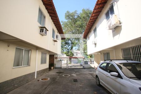 Casa de condomínio à venda com 80m², 3 quartos e 1 vaga Casa de condomínio à venda com 80m², 3 quartos e 1 vagaFachada