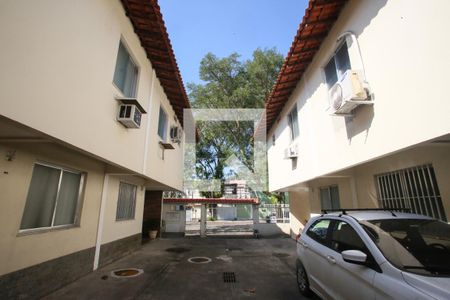 Casa de condomínio à venda com 80m², 3 quartos e 1 vaga Casa de condomínio à venda com 80m², 3 quartos e 1 vagaFachada