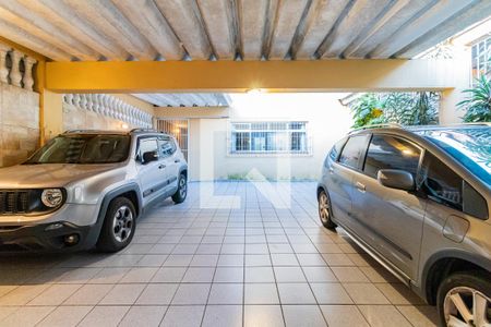 Casa à venda com 207m², 4 quartos e 6 vagas Casa à venda com 207m², 4 quartos e 6 vagasGaragem