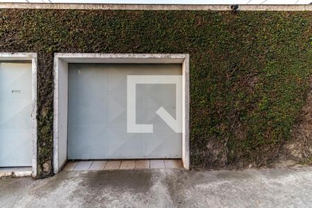 Casa à venda com 207m², 4 quartos e 6 vagas Casa à venda com 207m², 4 quartos e 6 vagasFachada