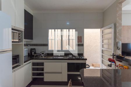 Casa à venda com 167m², 2 quartos e 3 vagas Casa à venda com 167m², 2 quartos e 3 vagasCozinha