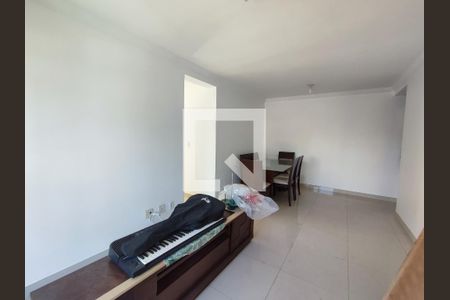Sala de apartamento para alugar com 3 quartos, 74m² em Taquara, Rio de Janeiro