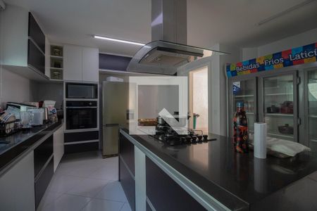 Casa à venda com 400m², 4 quartos e 2 vagas Casa à venda com 400m², 4 quartos e 2 vagasCozinha