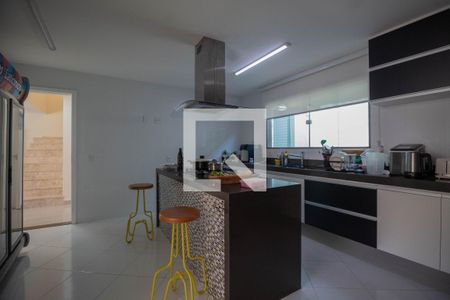 Casa à venda com 400m², 4 quartos e 2 vagas Casa à venda com 400m², 4 quartos e 2 vagasCozinha