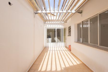 Casa à venda com 189m², 2 quartos e 1 vaga Casa à venda com 189m², 2 quartos e 1 vagaÁrea externa