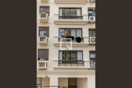 Apartamento à venda com 90m², 3 quartos e 2 vagas Apartamento à venda com 90m², 3 quartos e 2 vagasFachada