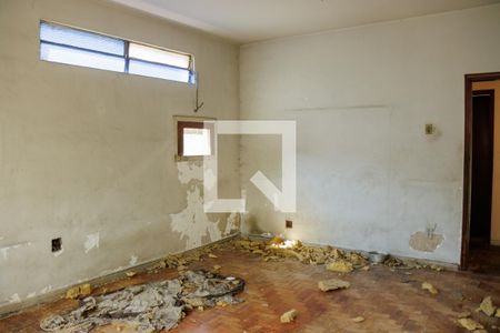 Casa à venda com 300m², 4 quartos e 1 vaga