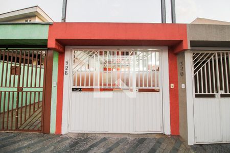 Casa à venda com 140m², 3 quartos e 2 vagas Casa à venda com 140m², 3 quartos e 2 vagasFachada