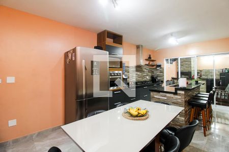 Casa à venda com 140m², 3 quartos e 2 vagas Casa à venda com 140m², 3 quartos e 2 vagasCozinha