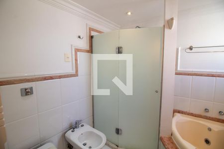 Apartamento à venda com 213m², 3 quartos e 4 vagas Apartamento à venda com 213m², 3 quartos e 4 vagasBanheiro da Suíte 3