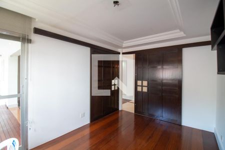 Apartamento à venda com 213m², 3 quartos e 4 vagas Apartamento à venda com 213m², 3 quartos e 4 vagasEscritório