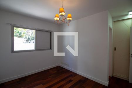 Apartamento à venda com 213m², 3 quartos e 4 vagas Apartamento à venda com 213m², 3 quartos e 4 vagasSuíte 2