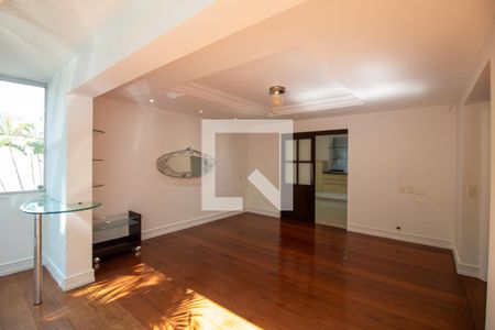 Apartamento à venda com 213m², 3 quartos e 4 vagas Apartamento à venda com 213m², 3 quartos e 4 vagasSala de Jantar