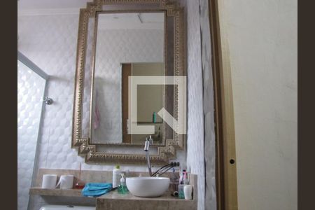 Casa à venda com 120m², 3 quartos e 2 vagasBanheiro