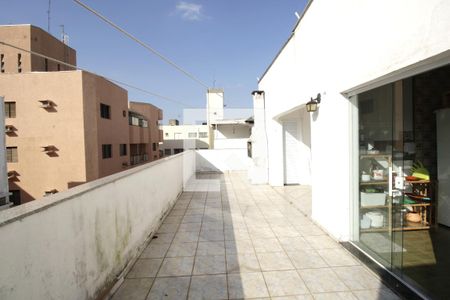 Apartamento para alugar com 252m², 3 quartos e 1 vaga Apartamento para alugar com 252m², 3 quartos e 1 vagaVaranda