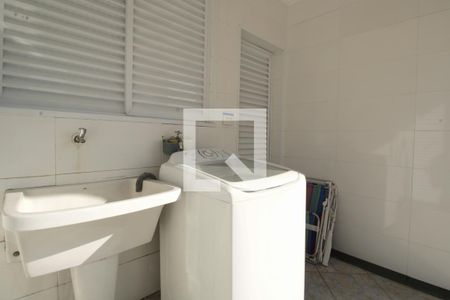 Apartamento para alugar com 252m², 3 quartos e 1 vaga Apartamento para alugar com 252m², 3 quartos e 1 vagaÁrea de Serviço
