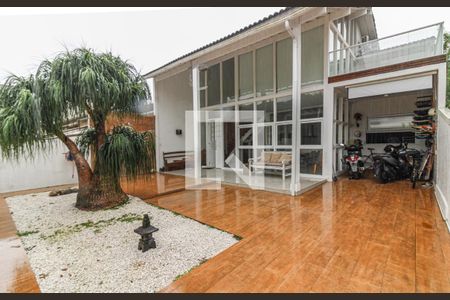 Casa de condomínio à venda com 178m², 3 quartos e 2 vagas Casa de condomínio à venda com 178m², 3 quartos e 2 vagasÁrea externa