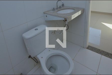 Casa de condomínio à venda com 160m², 4 quartos e 2 vagas Casa de condomínio à venda com 160m², 4 quartos e 2 vagasBanheiro