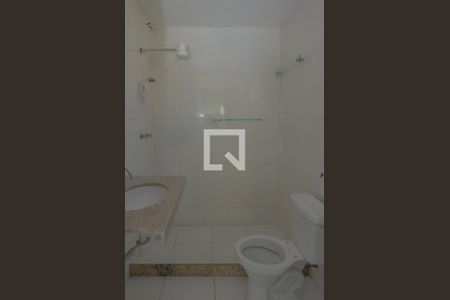 Casa de condomínio à venda com 160m², 4 quartos e 2 vagas Casa de condomínio à venda com 160m², 4 quartos e 2 vagasBanheiro