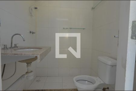 Casa de condomínio à venda com 160m², 4 quartos e 2 vagas Casa de condomínio à venda com 160m², 4 quartos e 2 vagasBanheiro