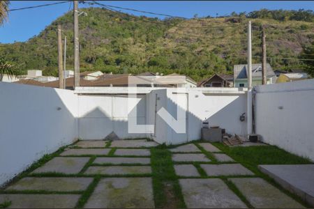 Casa de condomínio à venda com 160m², 4 quartos e 2 vagas Casa de condomínio à venda com 160m², 4 quartos e 2 vagasFachada