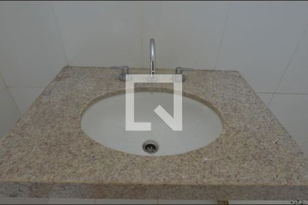 Casa de condomínio à venda com 160m², 4 quartos e 2 vagas Casa de condomínio à venda com 160m², 4 quartos e 2 vagasBanheiro