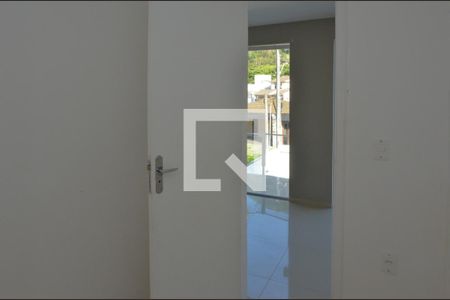 Casa de condomínio à venda com 160m², 4 quartos e 2 vagas Casa de condomínio à venda com 160m², 4 quartos e 2 vagasQuarto 4