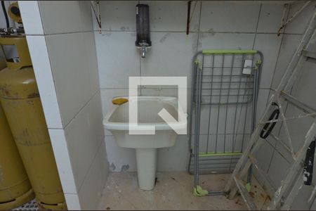 Casa de condomínio à venda com 160m², 6 quartos e 2 vagas Casa de condomínio à venda com 160m², 6 quartos e 2 vagasÁrea de serviço