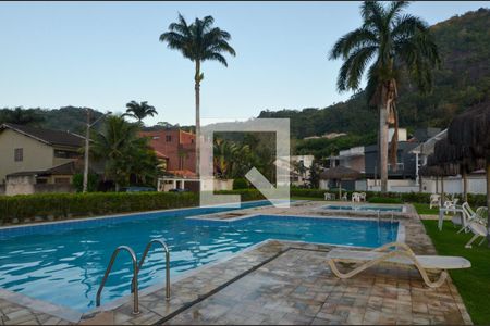 Casa de condomínio à venda com 160m², 6 quartos e 2 vagas Casa de condomínio à venda com 160m², 6 quartos e 2 vagasÁrea comum - Piscina