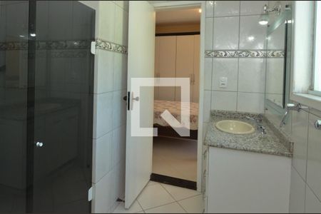 Casa de condomínio à venda com 160m², 6 quartos e 2 vagas Casa de condomínio à venda com 160m², 6 quartos e 2 vagasBanheiro da Suíte