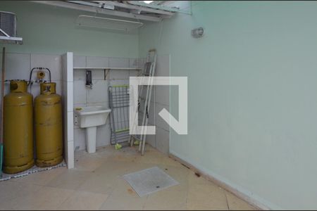 Casa de condomínio à venda com 160m², 6 quartos e 2 vagas Casa de condomínio à venda com 160m², 6 quartos e 2 vagasÁrea de serviço