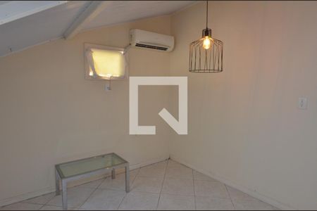 Casa de condomínio à venda com 160m², 6 quartos e 2 vagas Casa de condomínio à venda com 160m², 6 quartos e 2 vagas Sótão - quarto 2