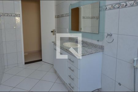 Casa de condomínio à venda com 160m², 6 quartos e 2 vagas Casa de condomínio à venda com 160m², 6 quartos e 2 vagasBanheiro 2